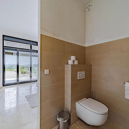 2 Bedroom Amazing In Stankovici * 오레비츠