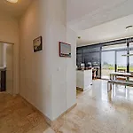Apartment 2 Bedroom Amazing In Stankovici *