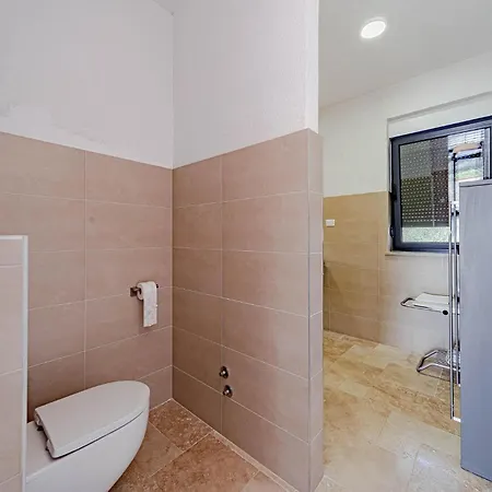 2 Bedroom Beautiful In Stankovici Orebic