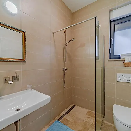 2 Bedroom Beautiful In Stankovici Apartment *