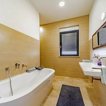 Apartment Gorgeous In Stankovici *