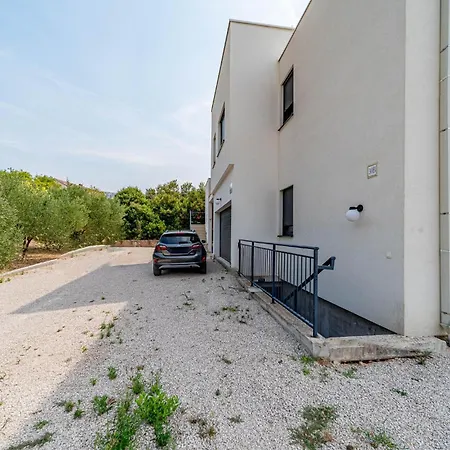 2 Bedroom Beautiful In Stankovici * Orebic