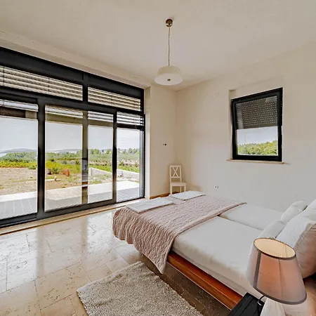 2 Bedroom Beautiful In Stankovici *