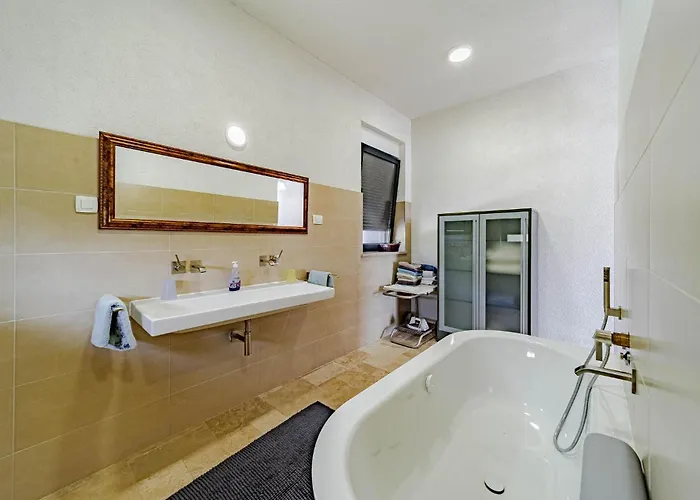 Gorgeous In Stankovici Apartman Orebić